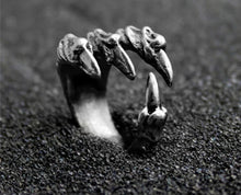 Load image into Gallery viewer, Gripping Claw Ring - Black Crown Fashion